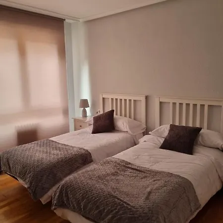 Vivienda Silvia Renfe Lejlighed León