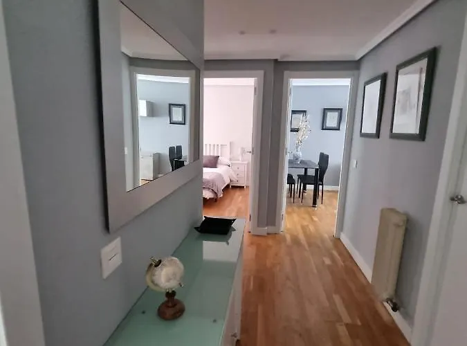 아파트 Vivienda Silvia Renfe *